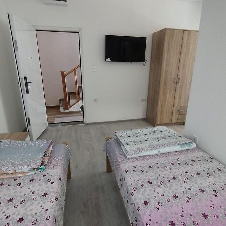Apartmani 15 เซทินเจ ภายนอก รูปภาพ