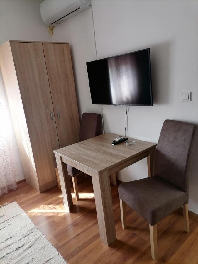 Apartmani 15 เซทินเจ ภายนอก รูปภาพ