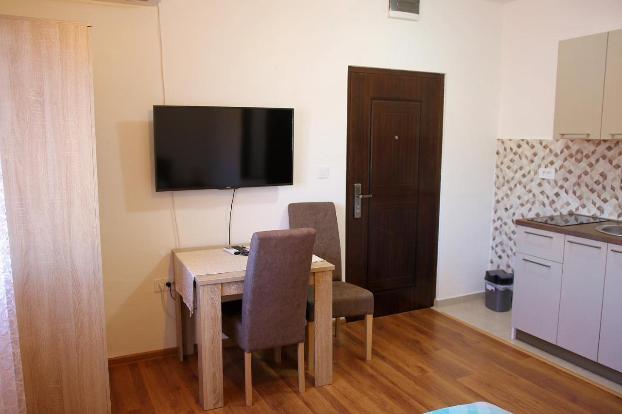 Apartmani 15 เซทินเจ ภายนอก รูปภาพ